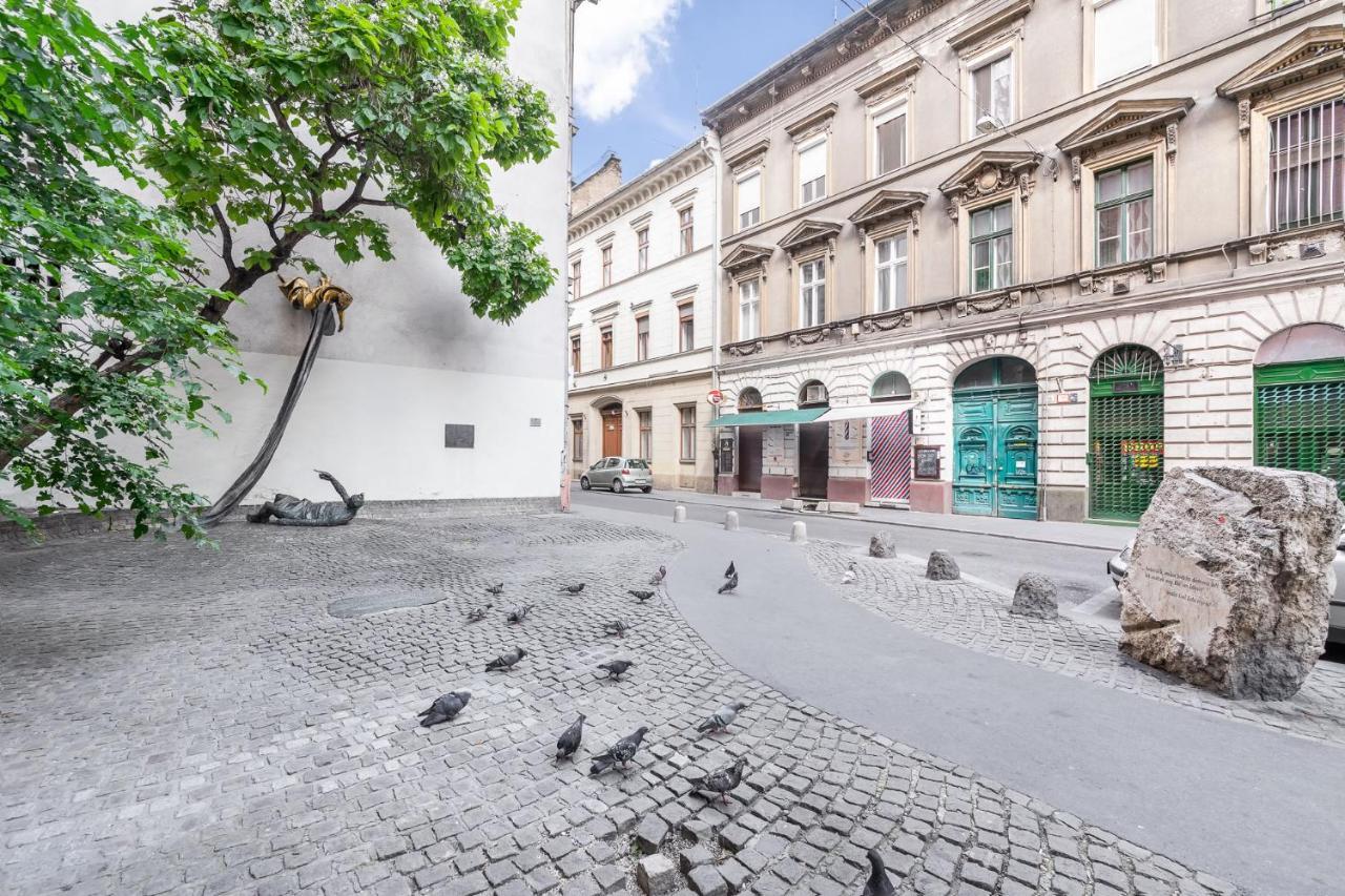 Green Apartment Budapest Bagian luar foto