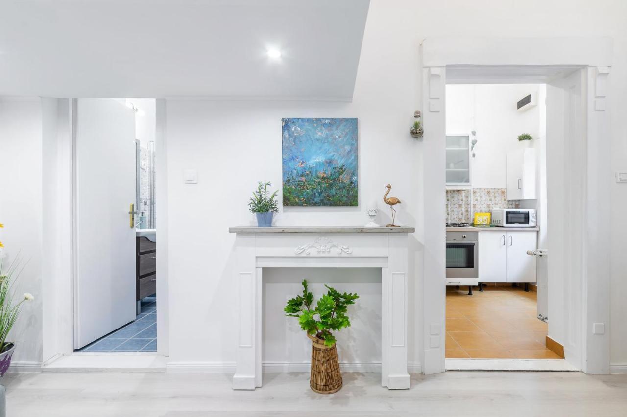 Green Apartment Budapest Bagian luar foto
