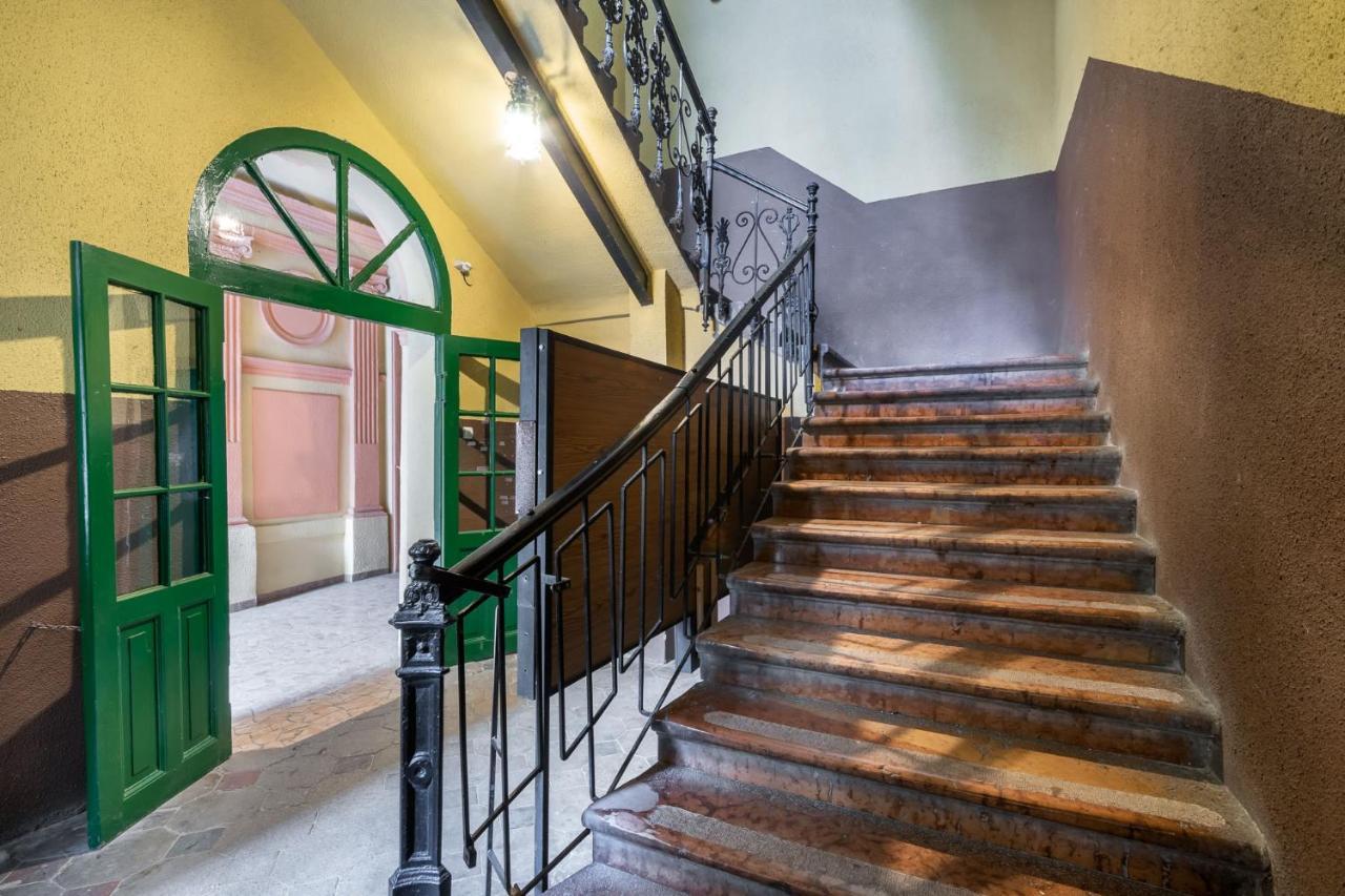 Green Apartment Budapest Bagian luar foto