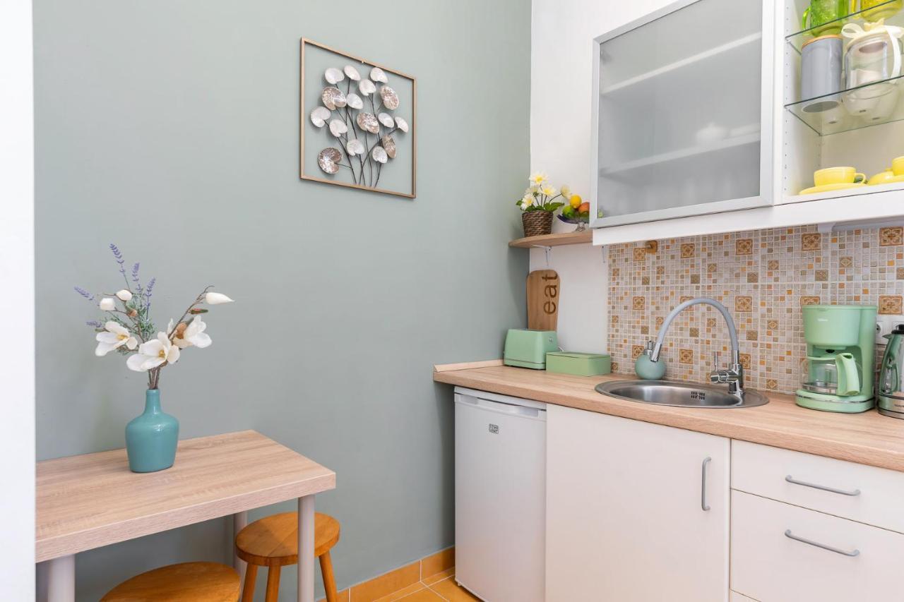 Green Apartment Budapest Bagian luar foto