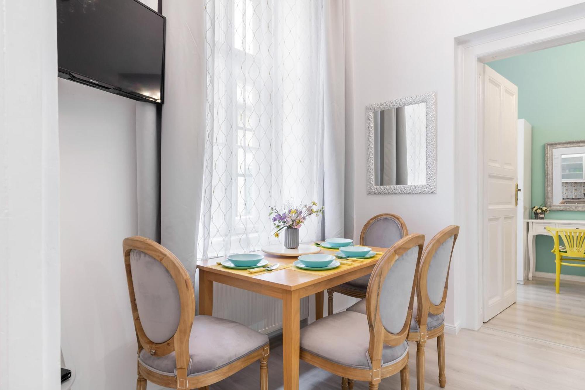 Green Apartment Budapest Bagian luar foto